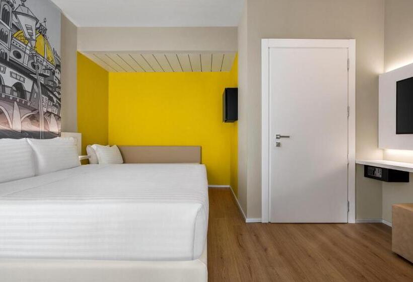 اتاق استاندارد برای معلولان, Wyndham Garden Florence
