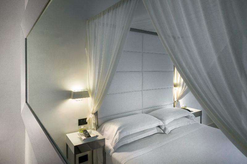 سوییت سوپریور, Lhp Hotel River & Spa
