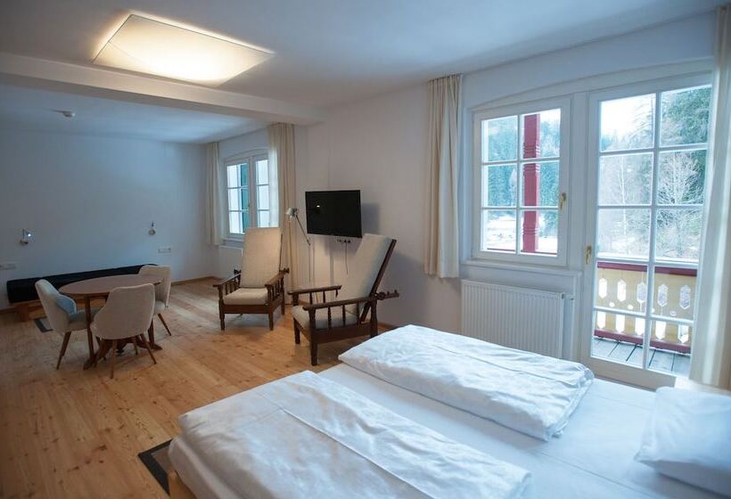 سوئیت جونیور با چشم‌انداز کوهستان, Parkhotel Sole Paradiso