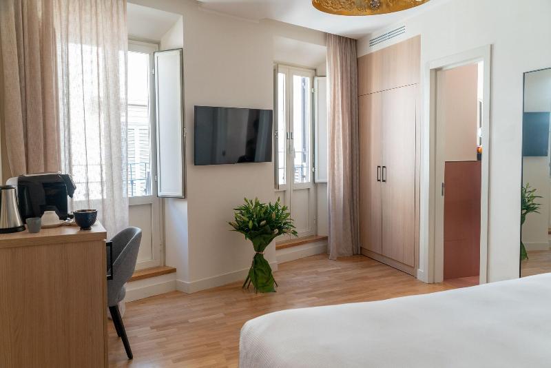 اتاق سوپریور, 9hotel Cesari