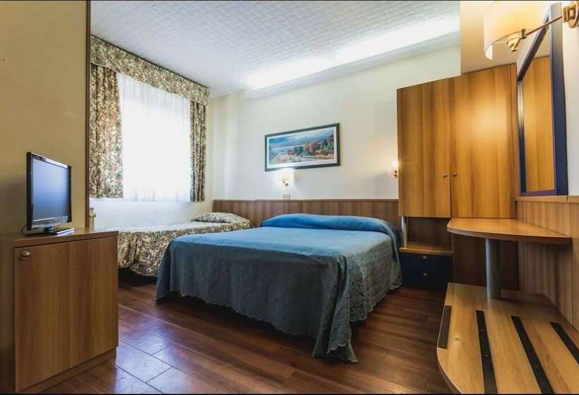 Quarto Triplo Standart, Ambra Palace