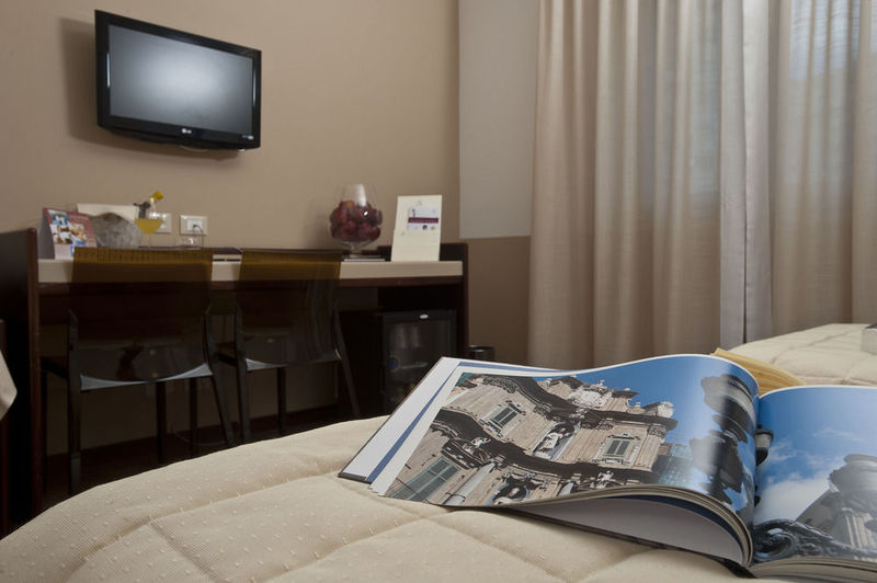 اتاق استاندارد یک نفره, Astoria Palace
