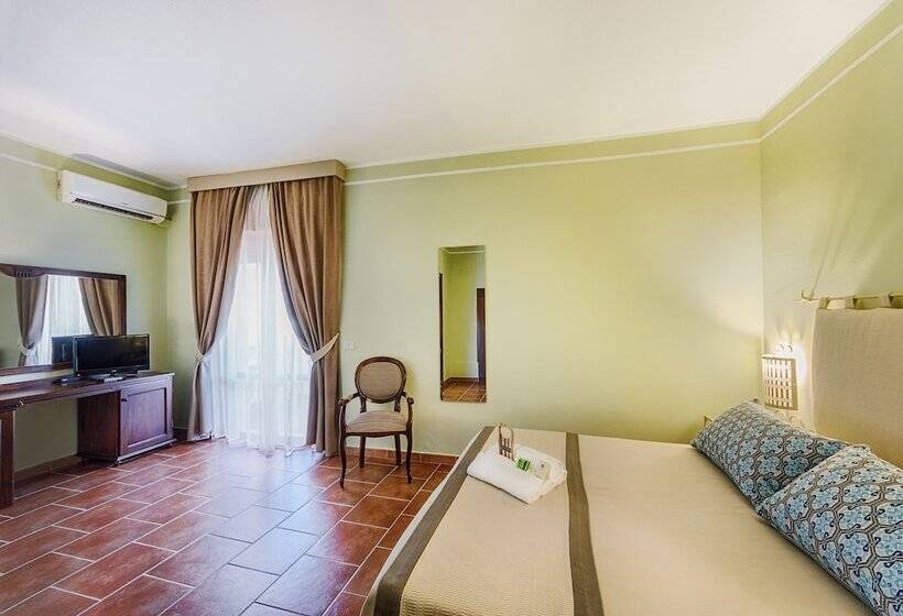 اتاق استاندارد سه نفره, Colonna Palace Hotel Mediterraneo