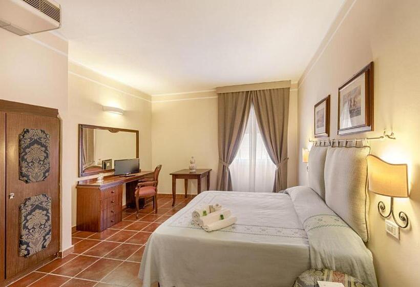 اتاق استاندارد سه نفره, Colonna Palace Hotel Mediterraneo