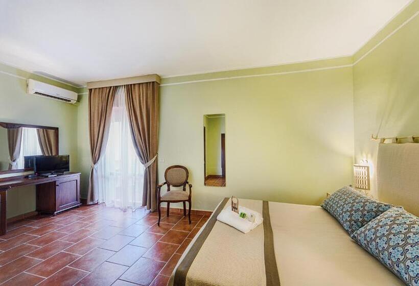 اتاق استاندارد سه نفره, Colonna Palace Hotel Mediterraneo