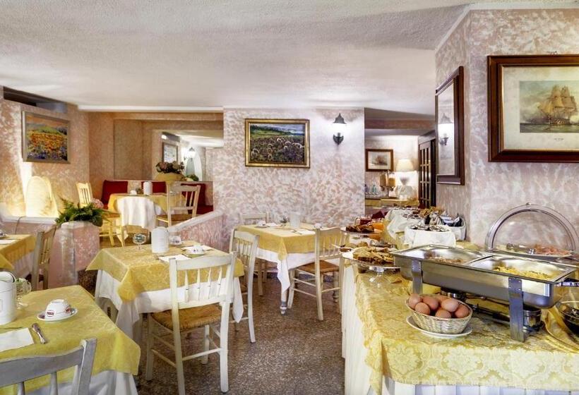 اتاق استاندارد چهار تخته, Colonna Palace Hotel Mediterraneo
