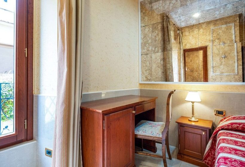 اتاق استاندارد سه نفره, Bolivar