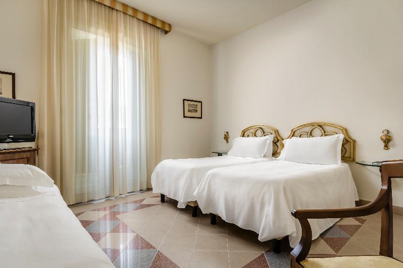 اتاق استاندارد سه نفره, Eurostars Centrale Palace