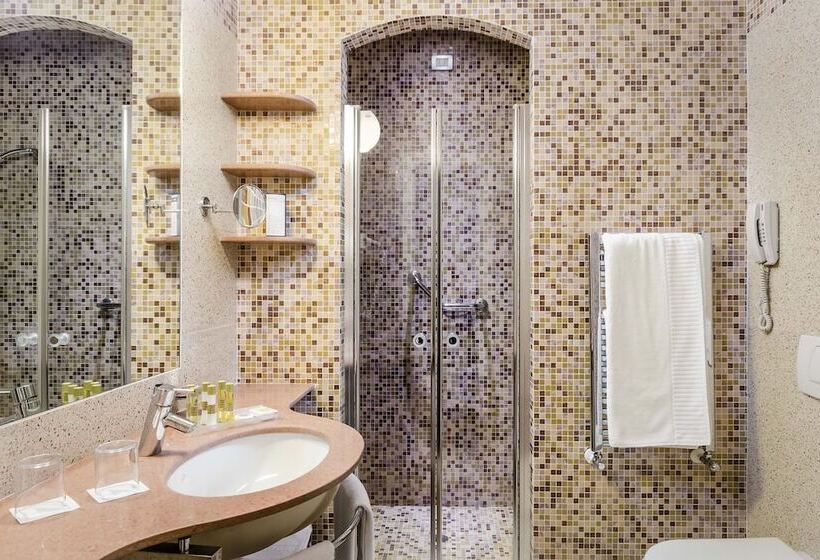 سوییت جونیور, Eurostars Centrale Palace