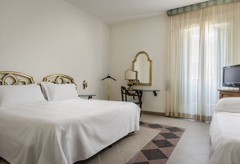 اتاق استاندارد سه نفره, Eurostars Centrale Palace
