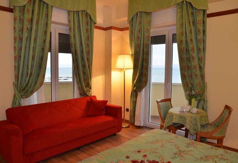 标准三人间, Grand Hotel Montesilvano