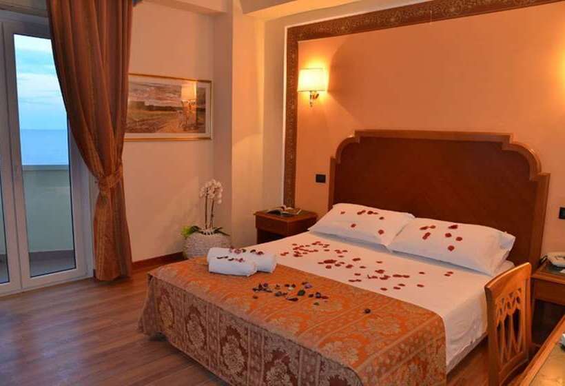 标准单人间, Grand Hotel Montesilvano