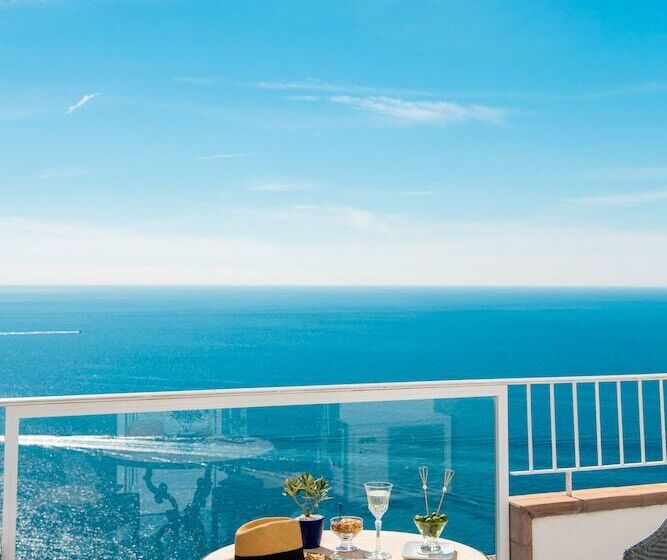 اتاق لوکس چهار تخته, Grand Hotel Tritone