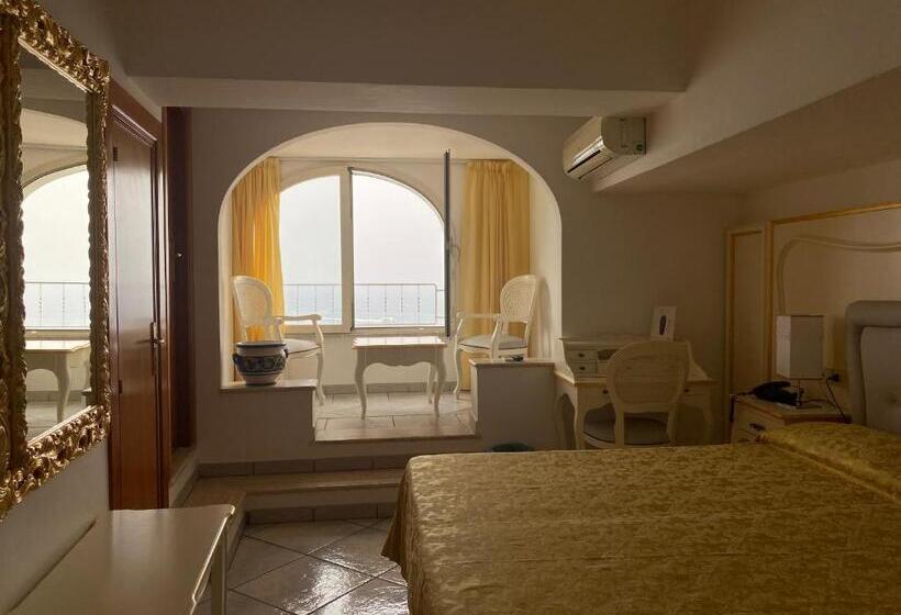 اتاق استاندارد, La Perla
