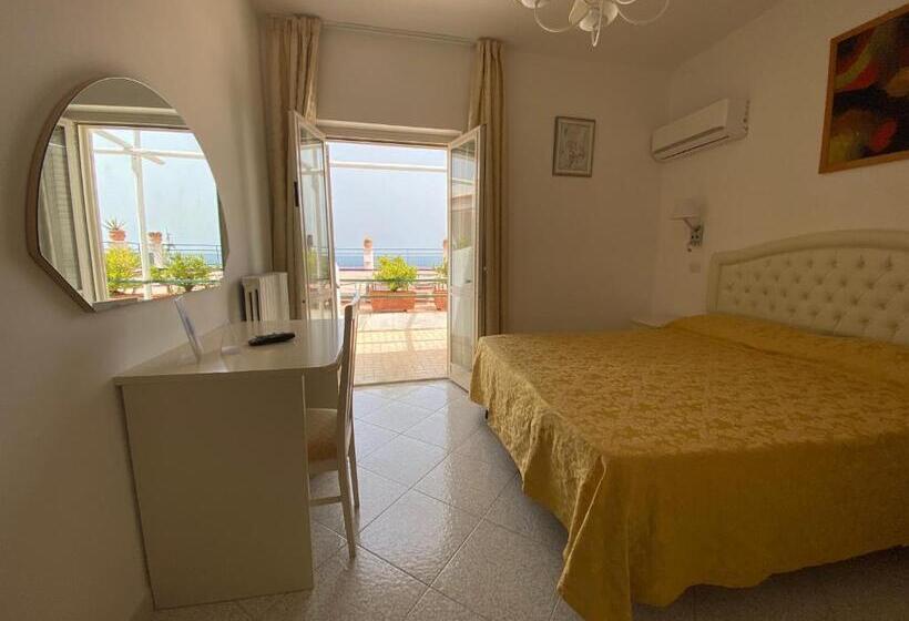 اتاق استاندارد, La Perla