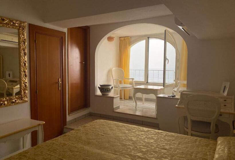 اتاق استاندارد, La Perla