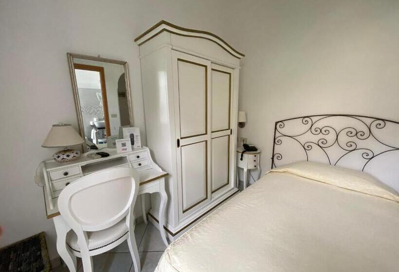 اتاق استاندارد یک نفره, La Perla