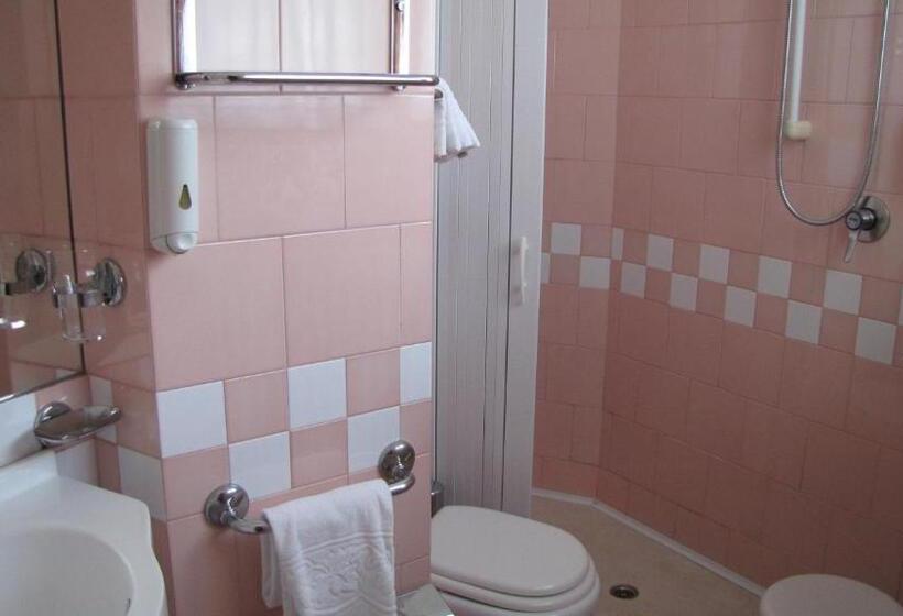 اتاق استاندارد یک نفره, Lanterna