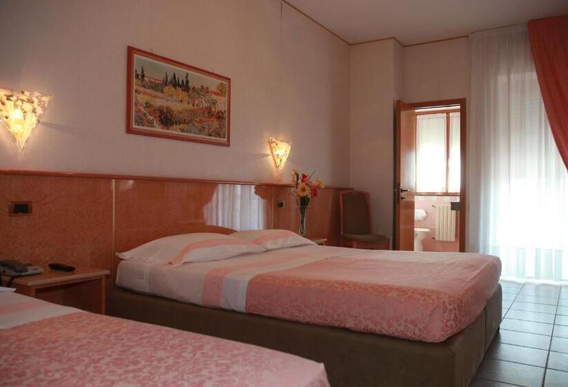 اتاق استاندارد چهار تخته, Lanterna