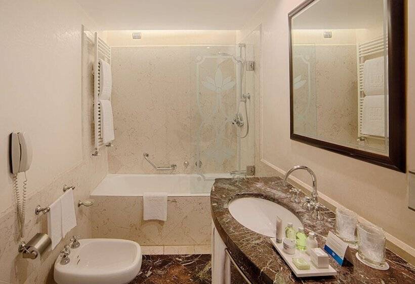 اتاق استاندارد سه نفره, NH Palermo