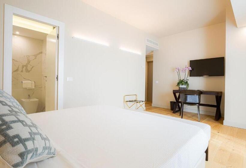 Deluxe Room with Balcony, Politeama