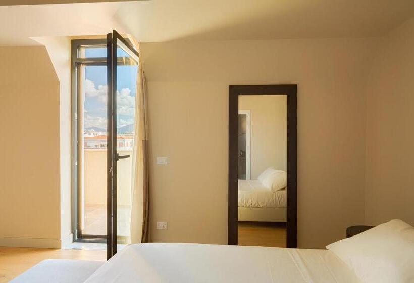 Deluxe Room with Balcony, Politeama