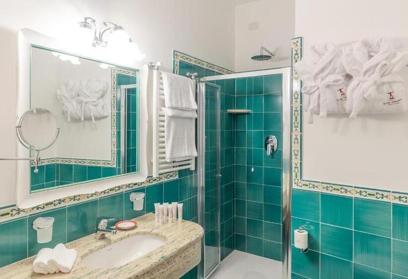 اتاق استاندارد با چشمانداز باغ, Poseidon