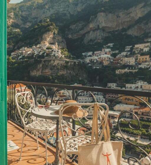 سوییت جونیور با چشمانداز جانبی دریا, Poseidon