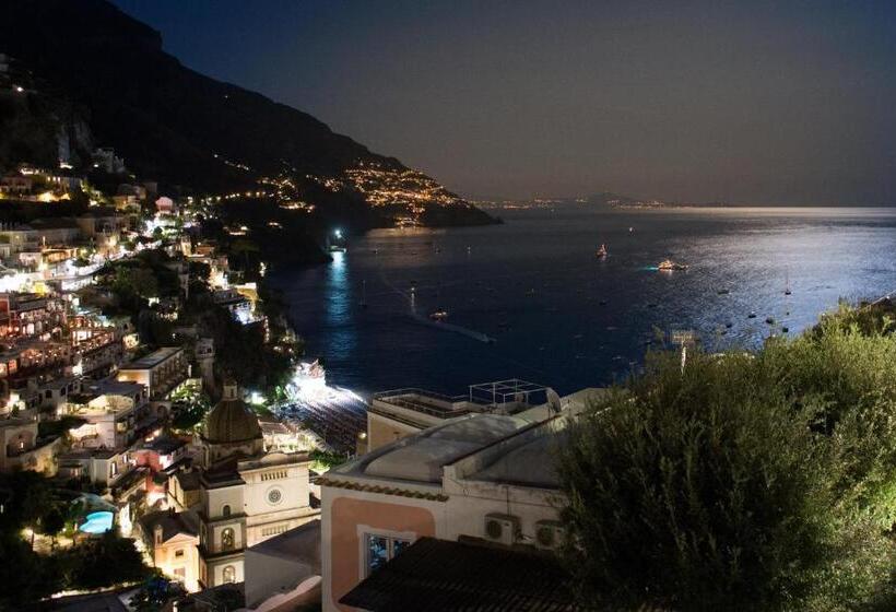 سوییت سوپریور با چشمانداز دریا, Poseidon