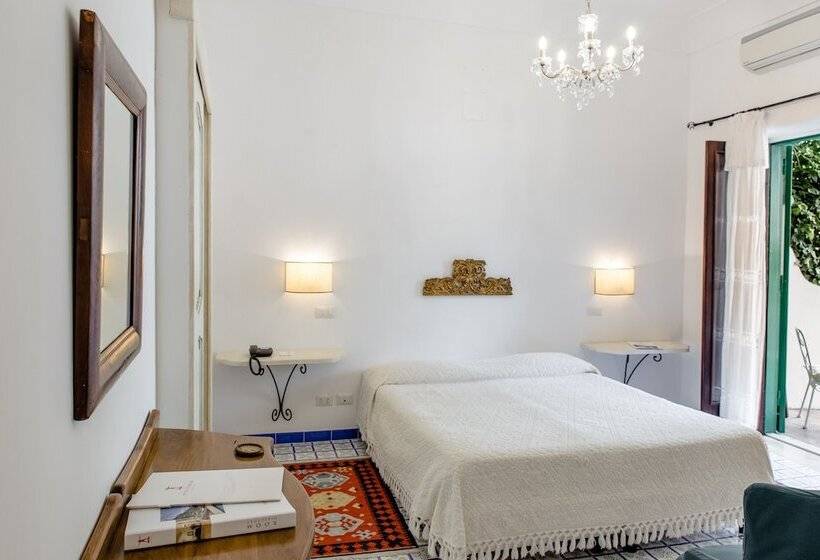 اتاق استاندارد با چشمانداز باغ, Poseidon