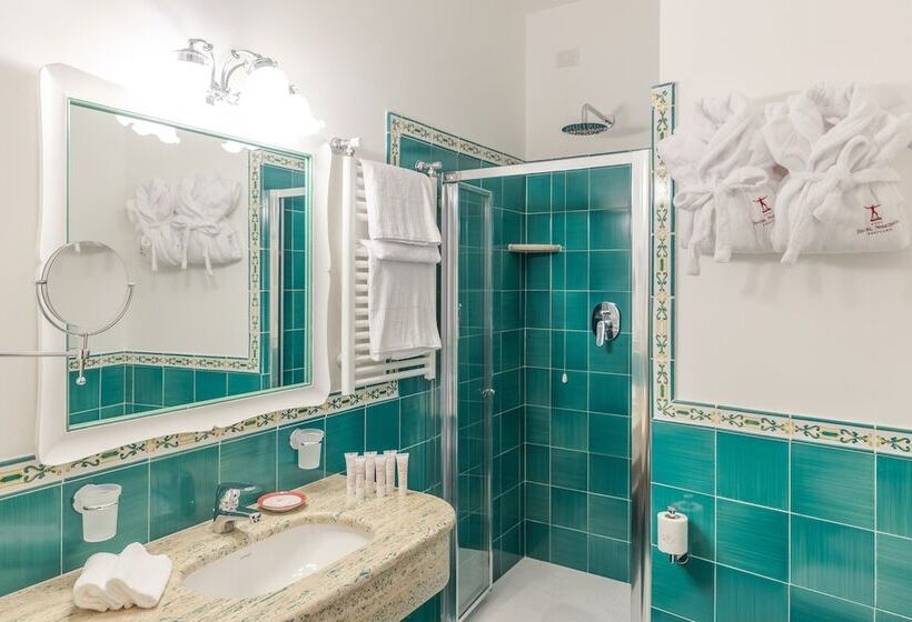 سوییت با چشمانداز دریا, Poseidon