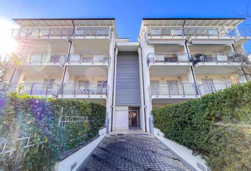 آپارتمان 2 خوابه, Homiday   Residence K2