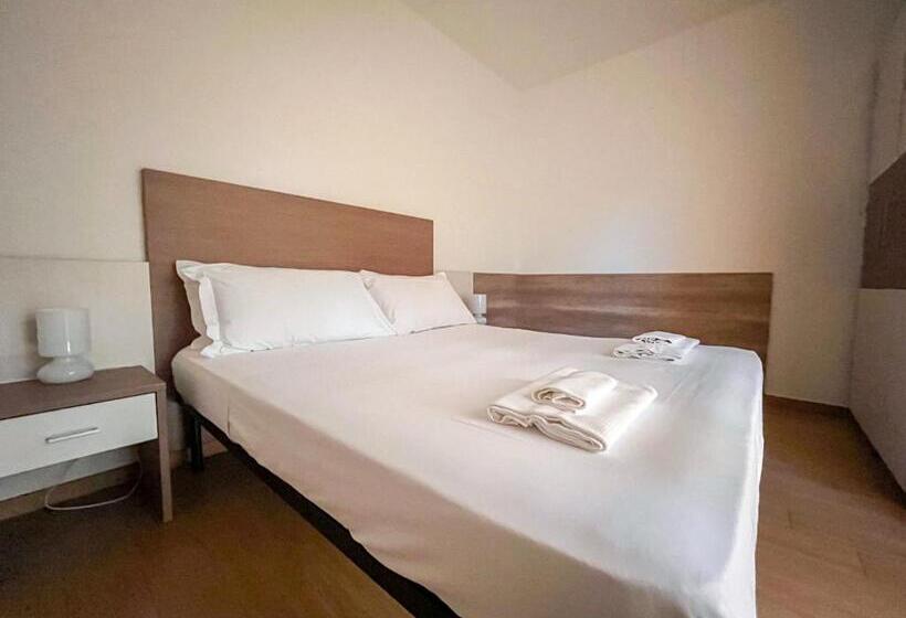 آپارتمان 1 خوابه با چشم‌انداز باغ, Homiday   Residence K2