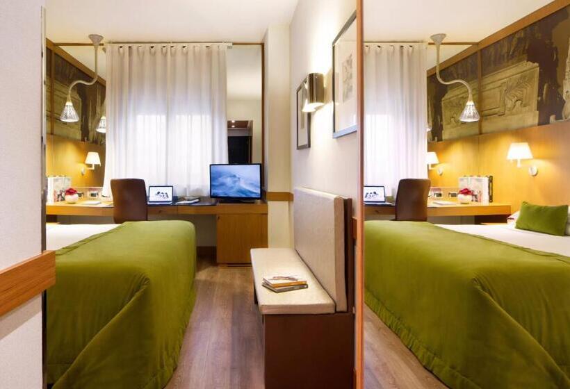 اتاق سوپریور, Starhotels Tourist