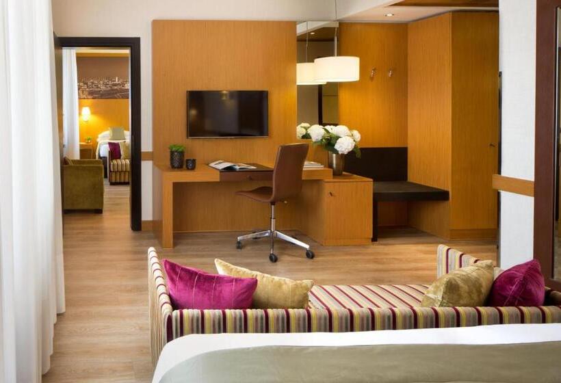 اتاق خانوادگی, Starhotels Tourist