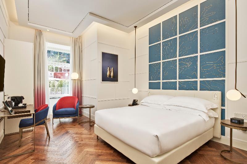 اتاق استاندارد با تخت بزرگ, The Britannique  Naples, Curio Collection By Hilton