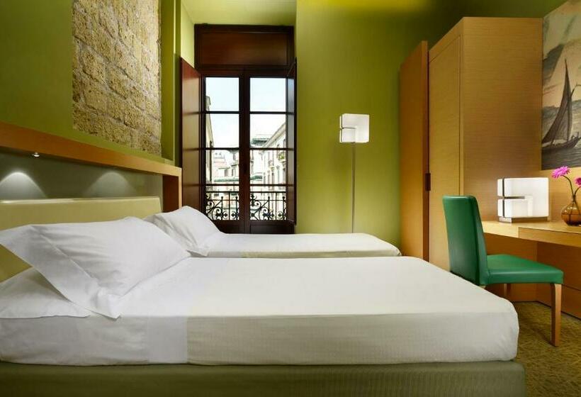 Habitació Clàssica, Unahotels Napoli