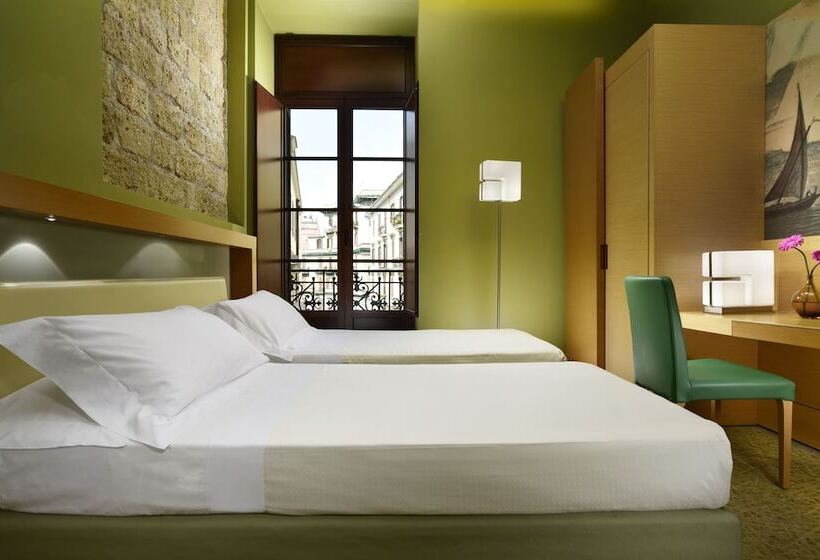 Habitació Clàssica, Unahotels Napoli