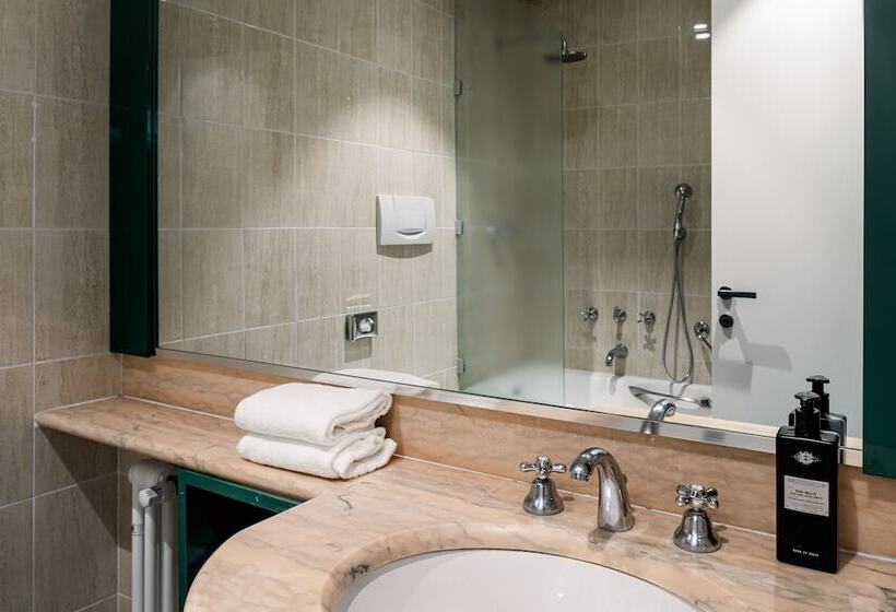 اتاق استاندارد سه نفره, Quark Hotel Milano