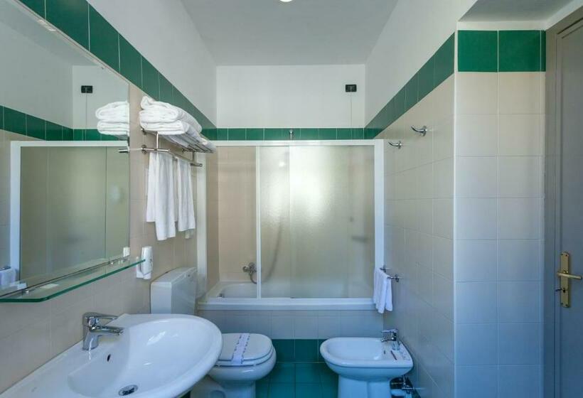 اتاق استاندارد سه نفره, Best Quality Hotel Dock Milano