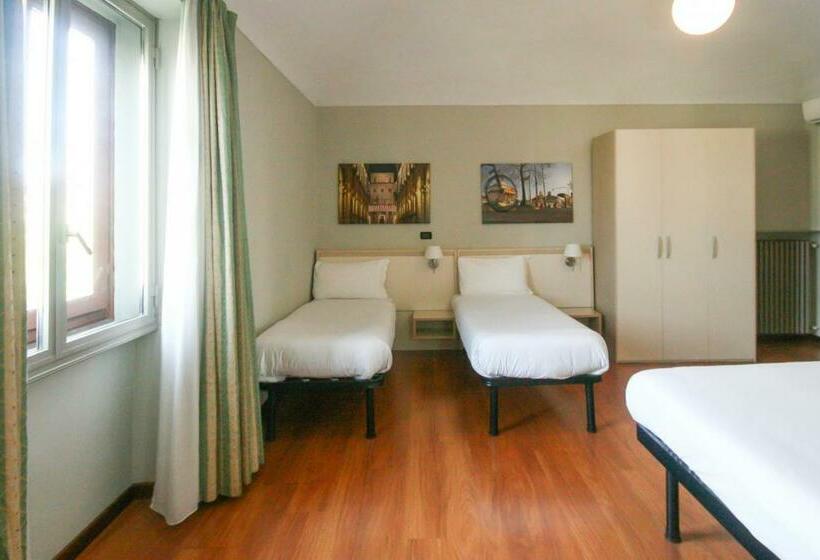 Standard Quadruple Room, Dock Milano