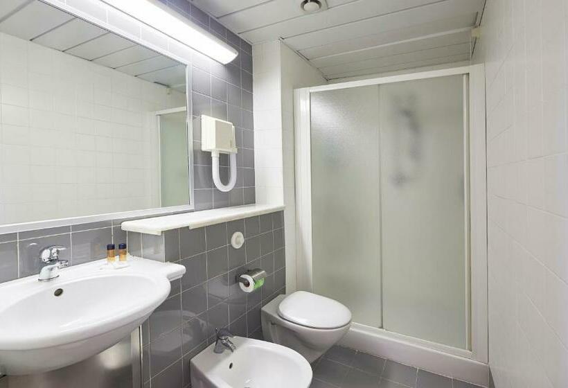 اتاق استاندارد سه تخته با چشم‌انداز باغ, Cdshotels Terrasini   Città Del Mare
