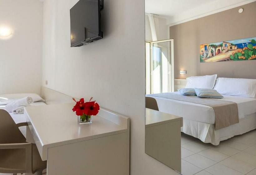 اتاق استاندارد چهارنفره با چشم‌انداز باغ, Cdshotels Terrasini   Città Del Mare