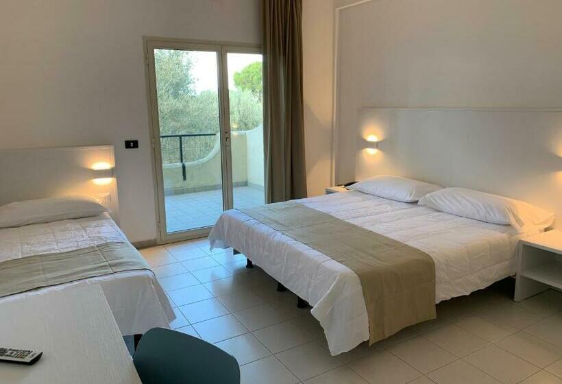 اتاق استاندارد چهارنفره با چشم‌انداز باغ, Cdshotels Terrasini   Città Del Mare