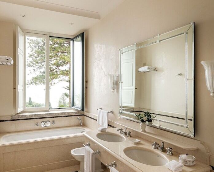Deluxe Suite Sea View, Grand Hotel Timeo, A Belmond Hotel, Taormina