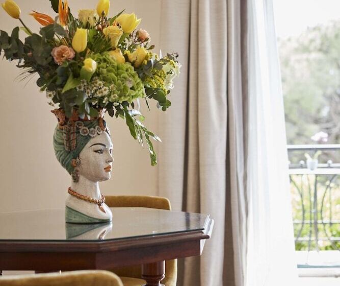 Deluxe Suite Sea View, Grand Hotel Timeo, A Belmond Hotel, Taormina