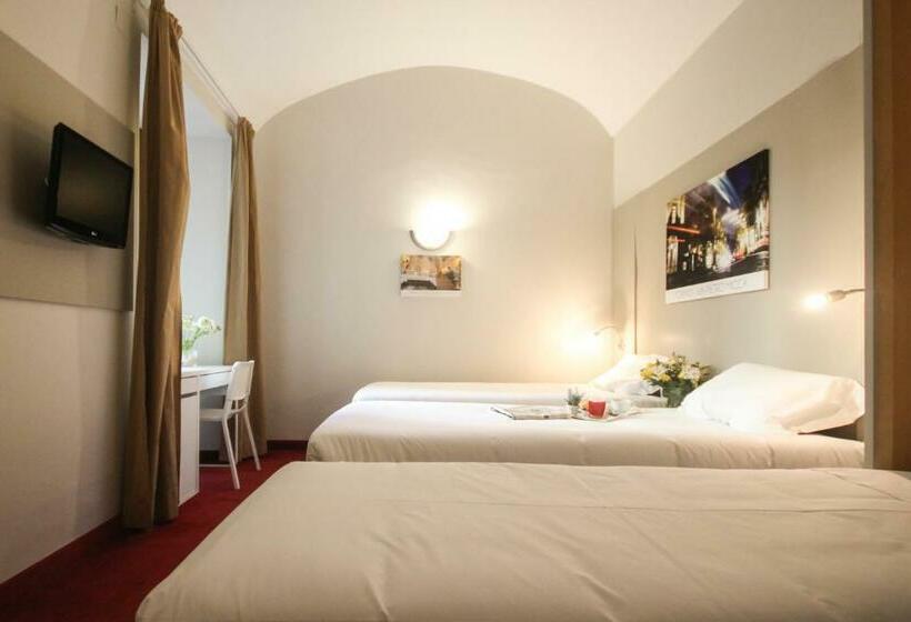 اتاق استاندارد سه نفره, Green Class Hotel Astoria