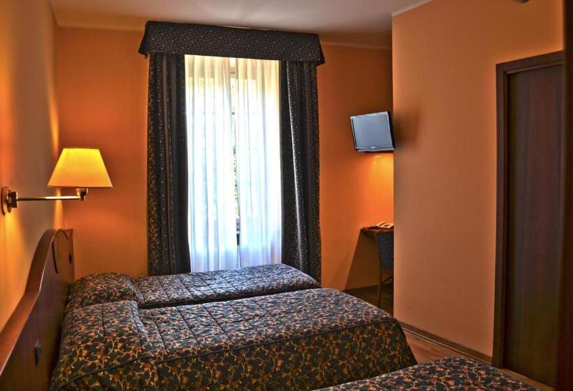 اتاق استاندارد سه نفره, Albergo Italia
