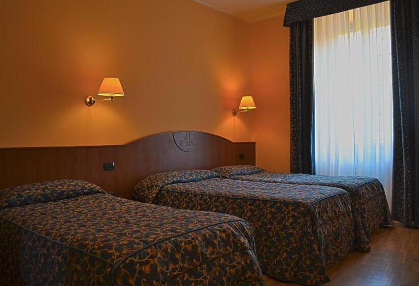 اتاق استاندارد سه نفره, Albergo Italia