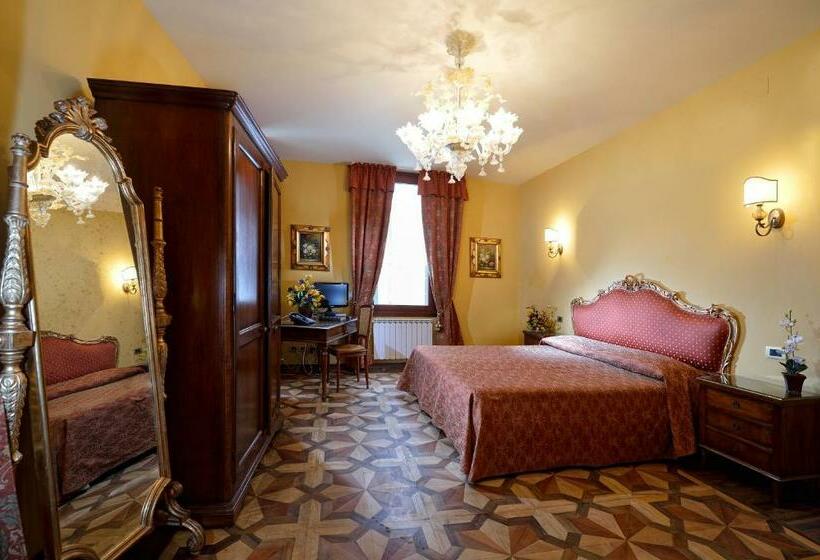 Triple Classic Room, Antico Panada